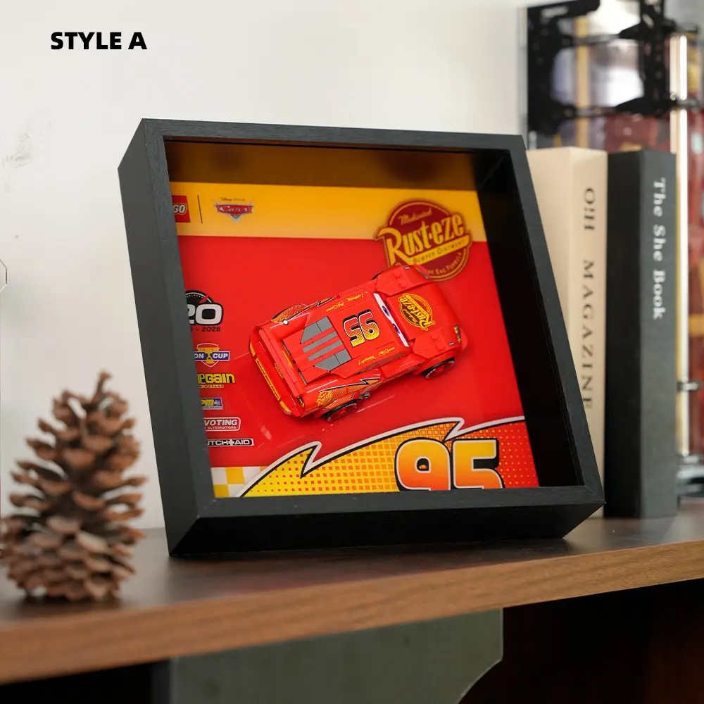LEGO Display Case for Lightning McQueen (77255) - Image 2