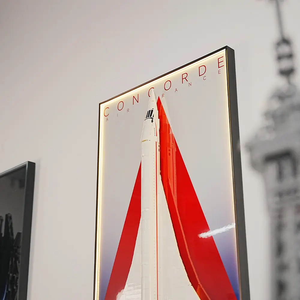 LEGO Display Wall Mount Frame for Concorde (10318) - Image 6