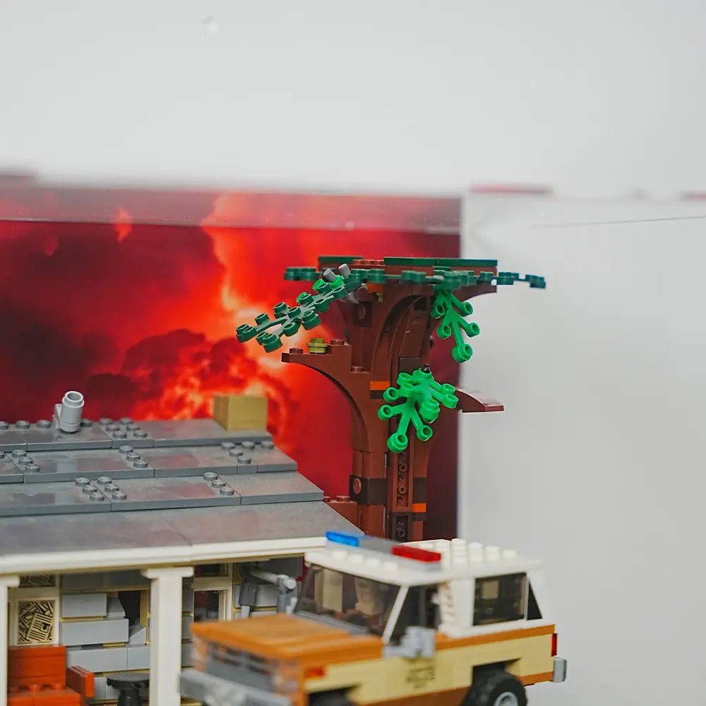 LEGO Display Case for The Upside Down (75810) - Image 4